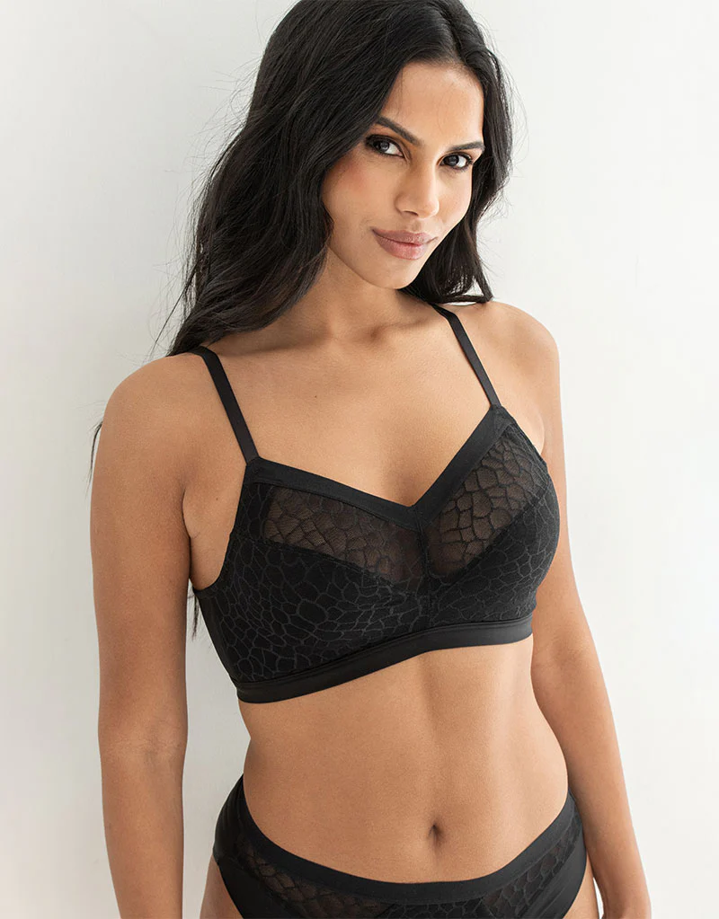 Pour Moi Geo Sculpt Non-Wired Bralette Black